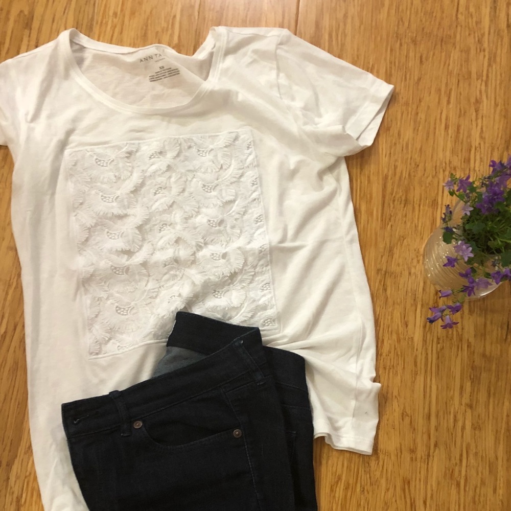 Perfect little white floral t shirt 💐